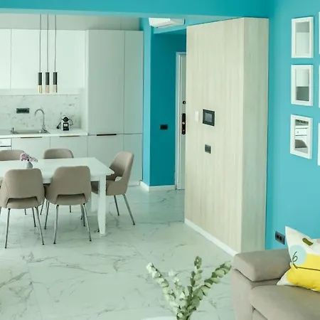 Apartment The Breeze Sea On