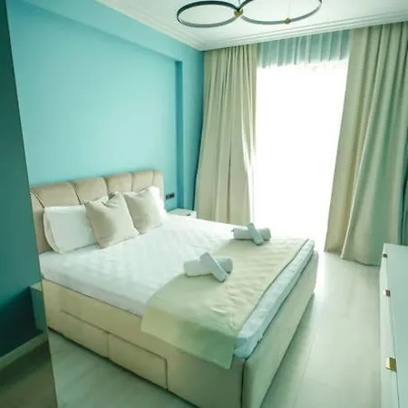 Apartment The Breeze Sea On